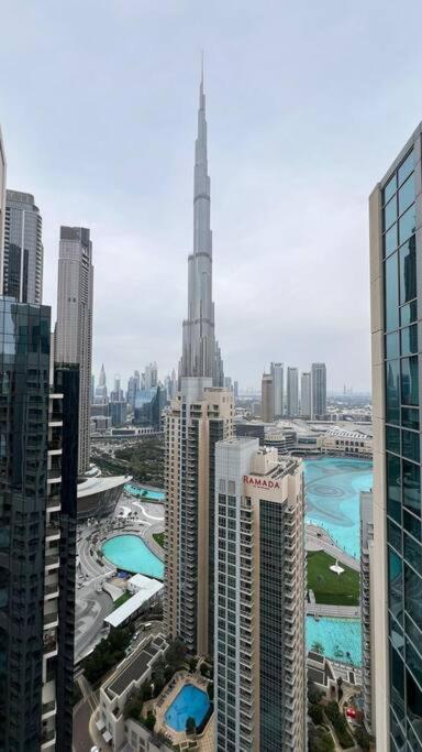 Luxury Burj Khalifa View - Mins Walking Dubai Mall Lägenhet Exteriör bild